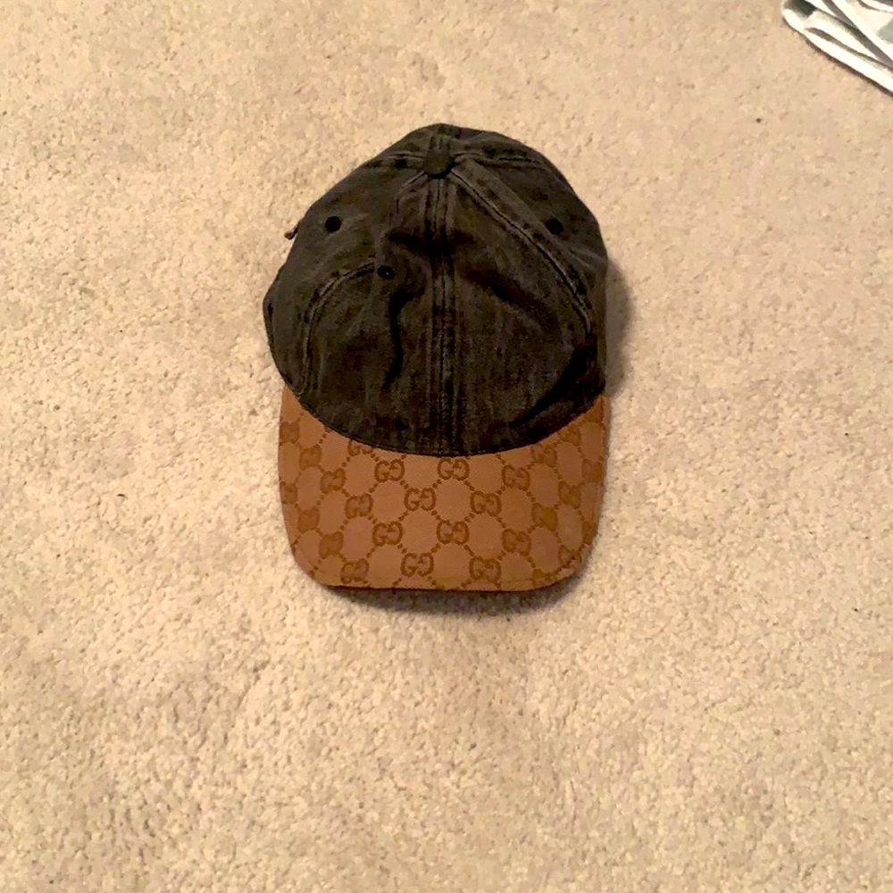 Baseball cap with real Gucci Fabric
